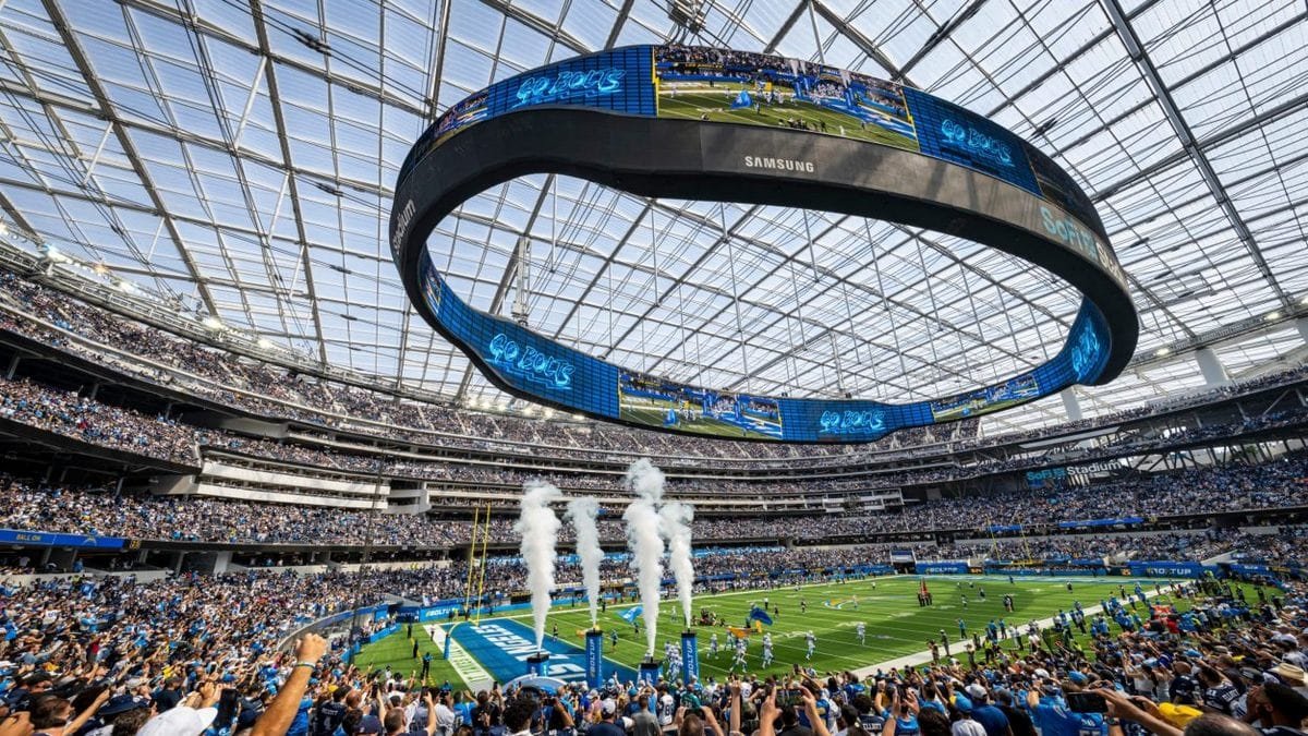 Immersive 360-Degree Halo Displays