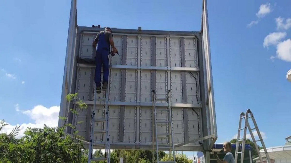 Protecting Outdoor LED screen from Extreme Heat