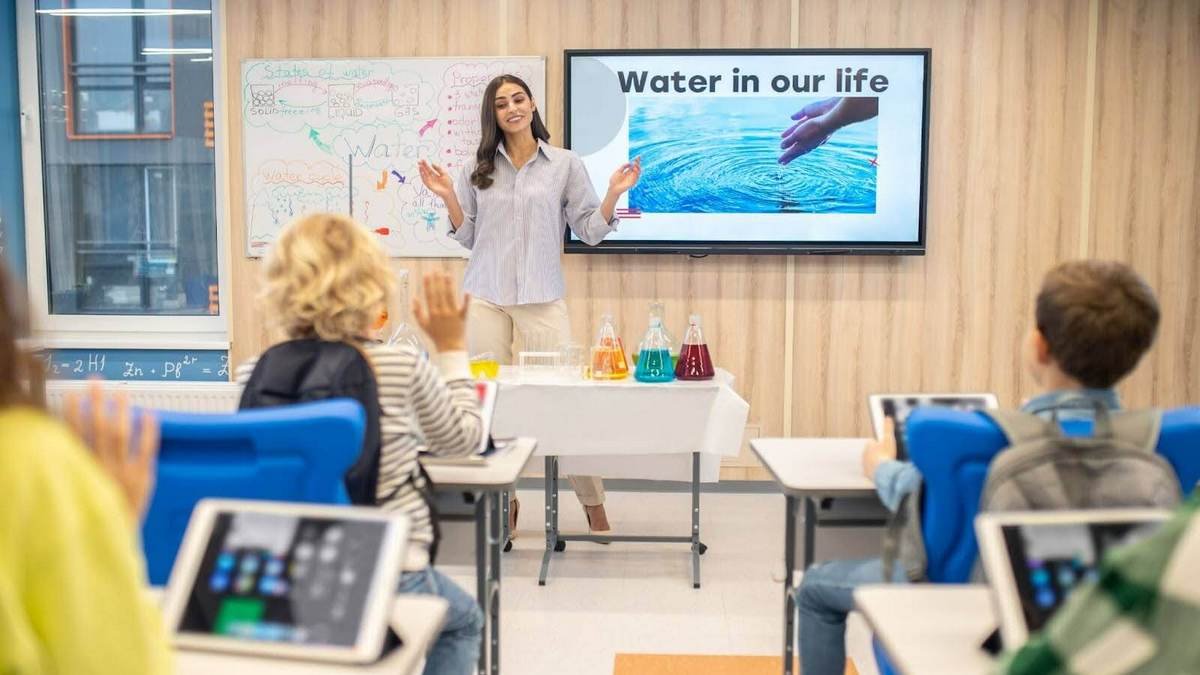 Digital Teaching with Interactive Panels